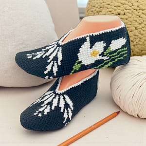 Черни дамски терлици с бяло цвете