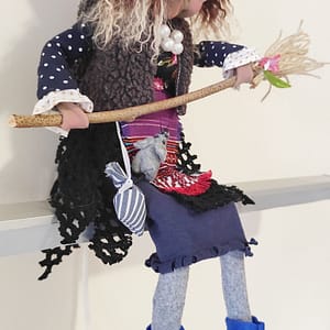 Кукла Баба Яга . Ръчно изработена.среден размер