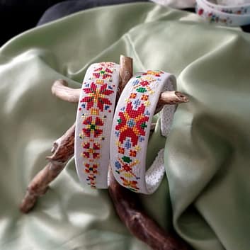 Диадема със шевица