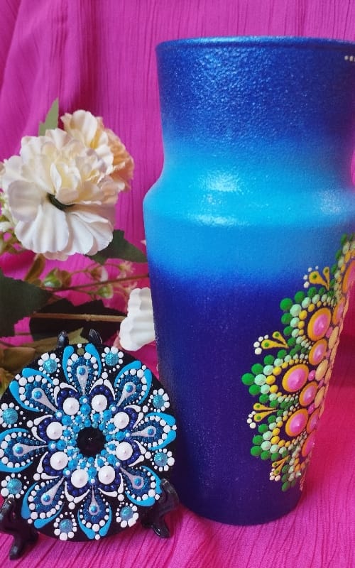 Ръчно рисувана стъклена ваза с ПОДАРЪК - мандала "Защита" - Image 3